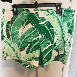 Old Navy Green Leaf Print Women's Shorts